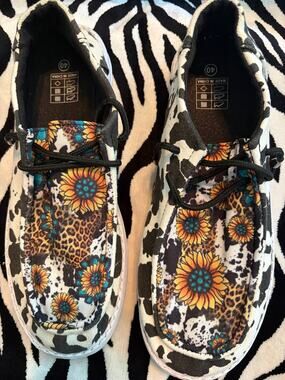 Womens EU 40 Cow Print Sunflower Leopard Canvas Slip On Casual Shoes